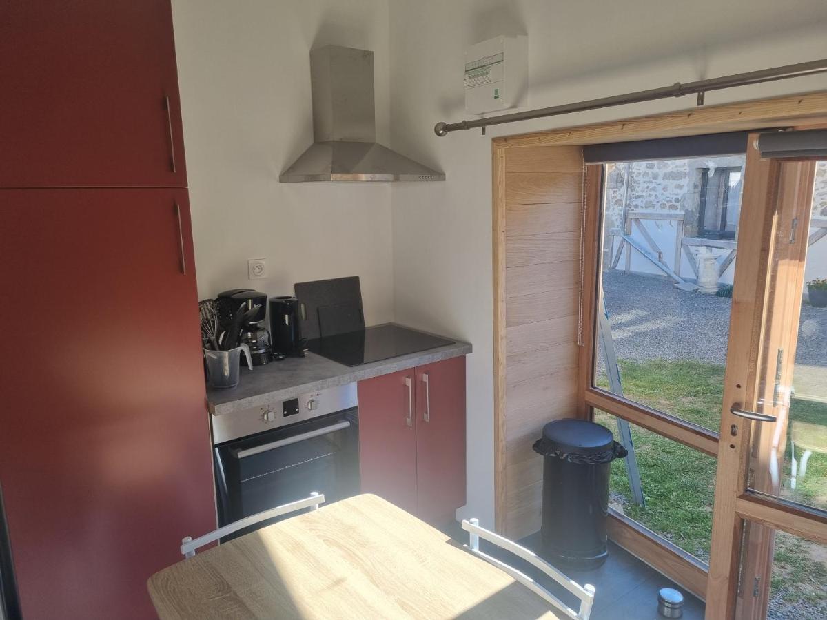 Jolie Petite Maison Dans Village Fortifie Brigueuil エクステリア 写真